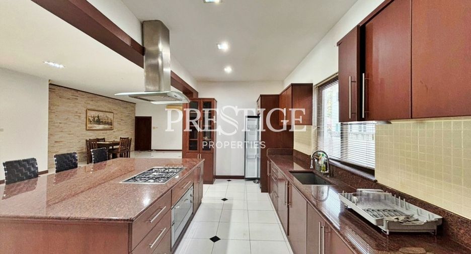Haus zum Kauf mit 5 Zimmer in Bang Lamung, Chonburi