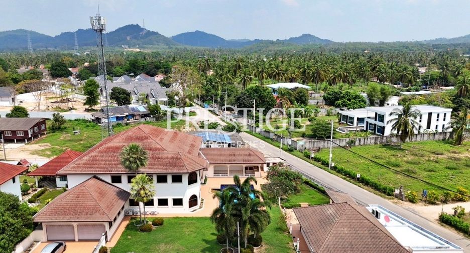 Haus zum Kauf mit 5 Zimmer in Bang Lamung, Chonburi