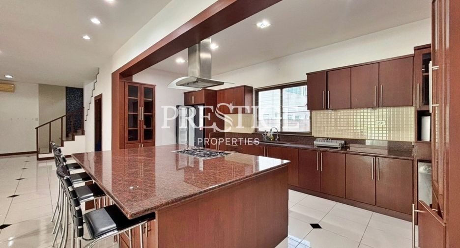 Haus zum Kauf mit 5 Zimmer in Bang Lamung, Chonburi