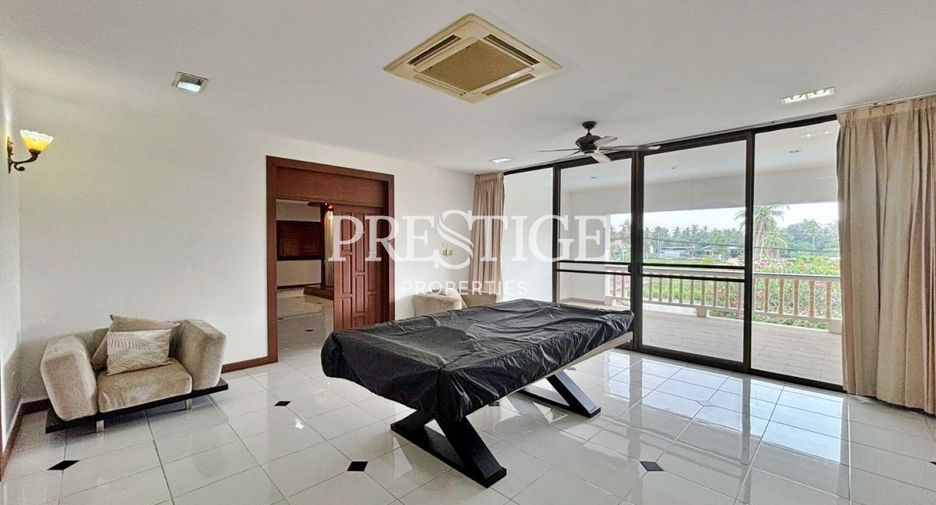 Haus zum Kauf mit 5 Zimmer in Bang Lamung, Chonburi