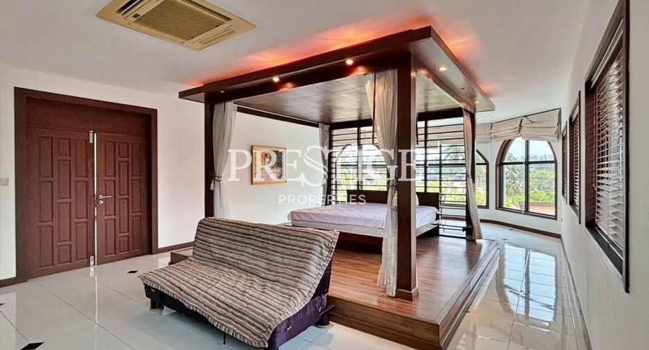 Haus zum Kauf mit 5 Zimmer in Bang Lamung, Chonburi