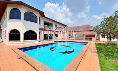 Haus zum Kauf mit 5 Zimmer in Bang Lamung, Chonburi