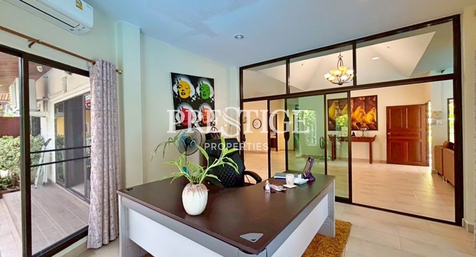 For sale 4 bedrooms house in Bang Lamung, Chonburi