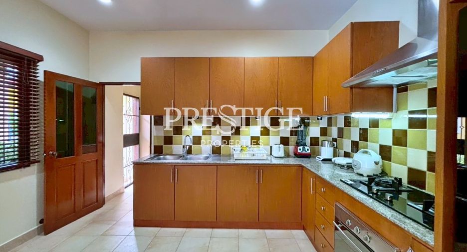For sale 4 bedrooms house in Bang Lamung, Chonburi