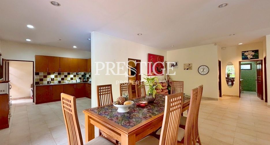 For sale 4 bedrooms house in Bang Lamung, Chonburi
