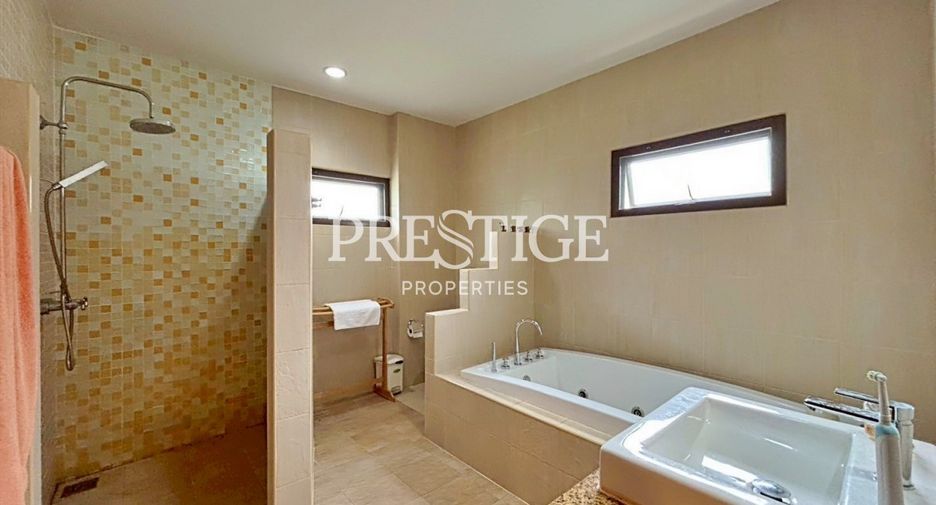 For sale 4 bedrooms house in Bang Lamung, Chonburi