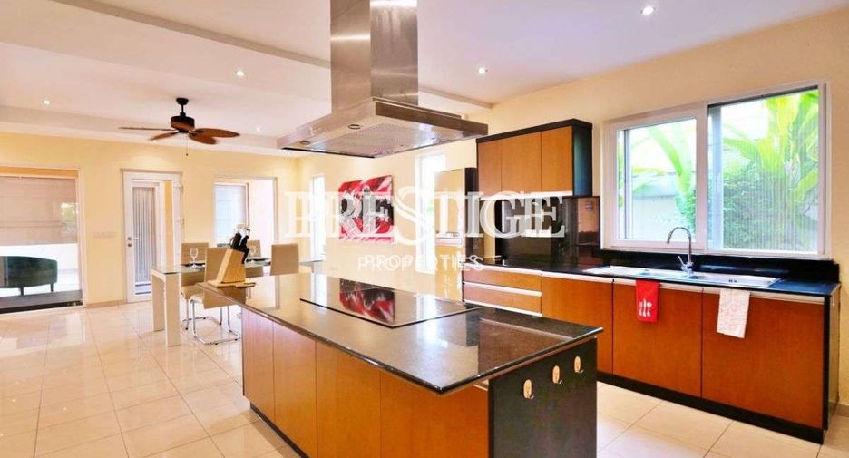 For sale 4 bedrooms house in Bang Lamung, Chonburi