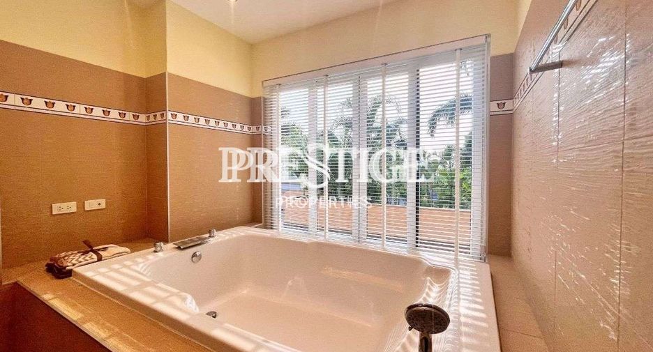 For sale 4 bedrooms house in Bang Lamung, Chonburi