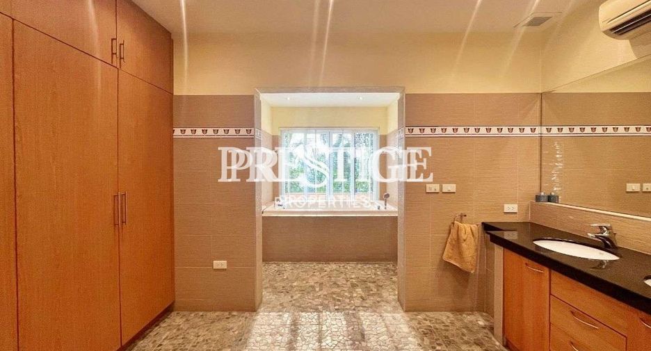 For sale 4 bedrooms house in Bang Lamung, Chonburi