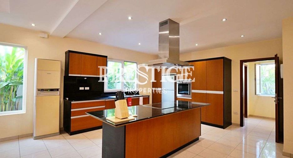 For sale 4 bedrooms house in Bang Lamung, Chonburi