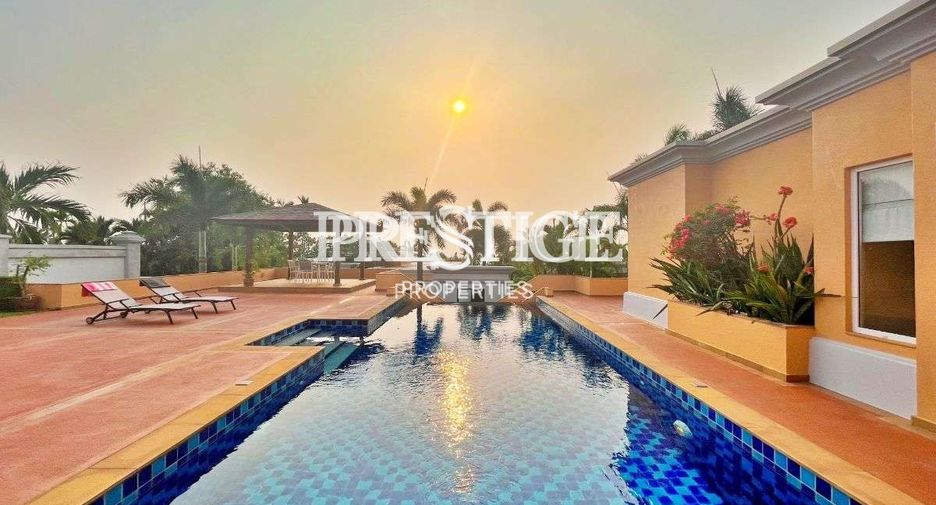 For sale 4 bedrooms house in Bang Lamung, Chonburi