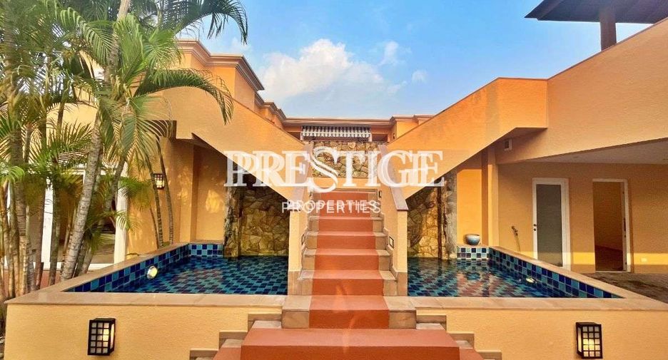 For sale 4 bedrooms house in Bang Lamung, Chonburi