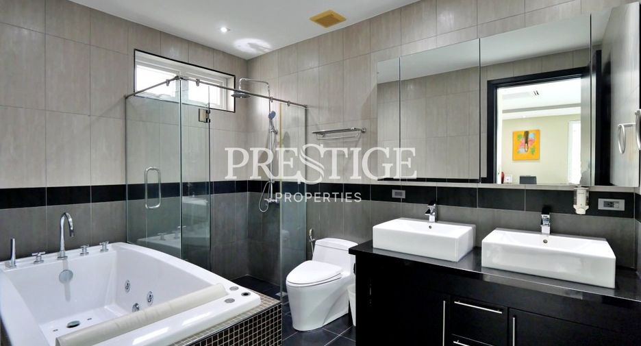 Casa en venta de 5 habitaciones en Bang Lamung, Chonburi