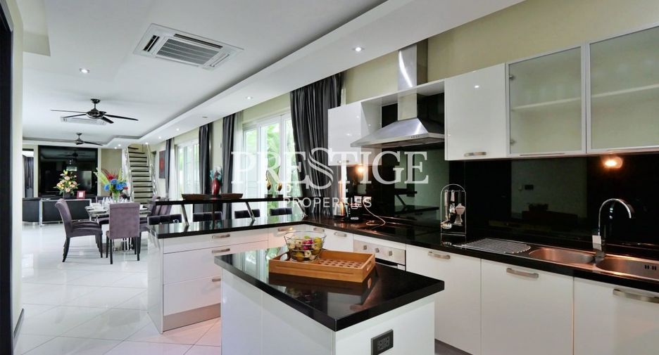 Casa en venta de 5 habitaciones en Bang Lamung, Chonburi
