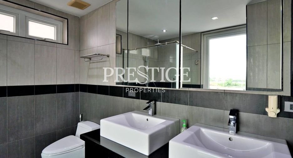 Casa en venta de 5 habitaciones en Bang Lamung, Chonburi