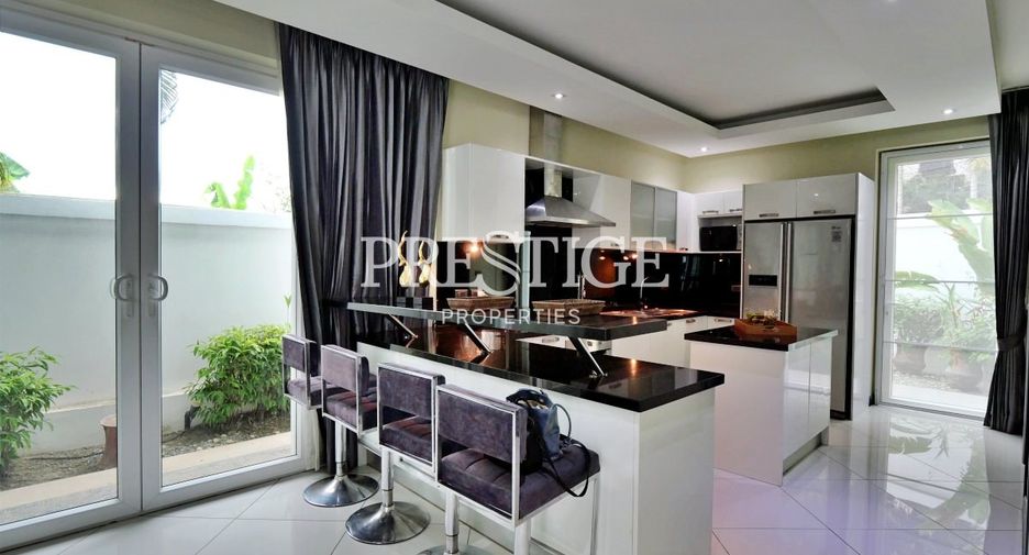 Casa en venta de 5 habitaciones en Bang Lamung, Chonburi