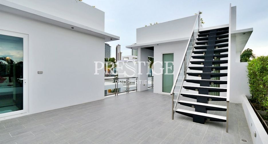 Casa en venta de 5 habitaciones en Bang Lamung, Chonburi