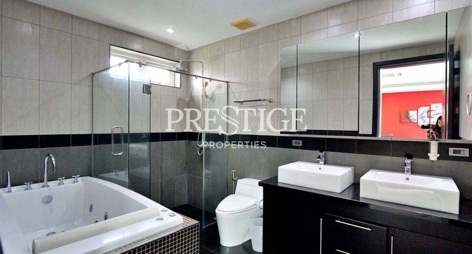 Casa en venta de 5 habitaciones en Bang Lamung, Chonburi
