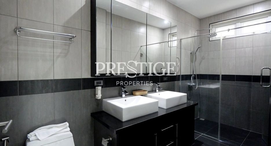Casa en venta de 5 habitaciones en Bang Lamung, Chonburi
