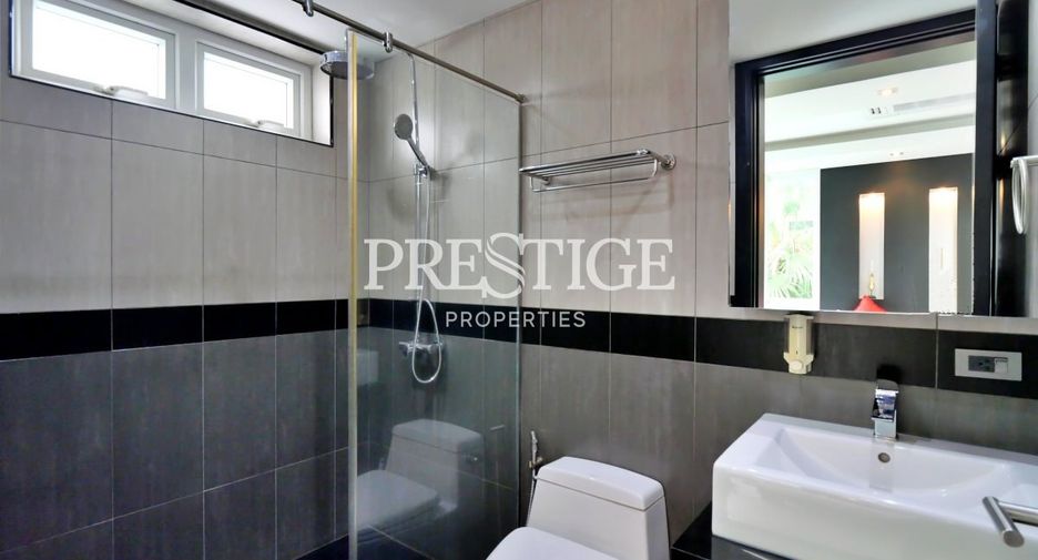 Casa en venta de 5 habitaciones en Bang Lamung, Chonburi
