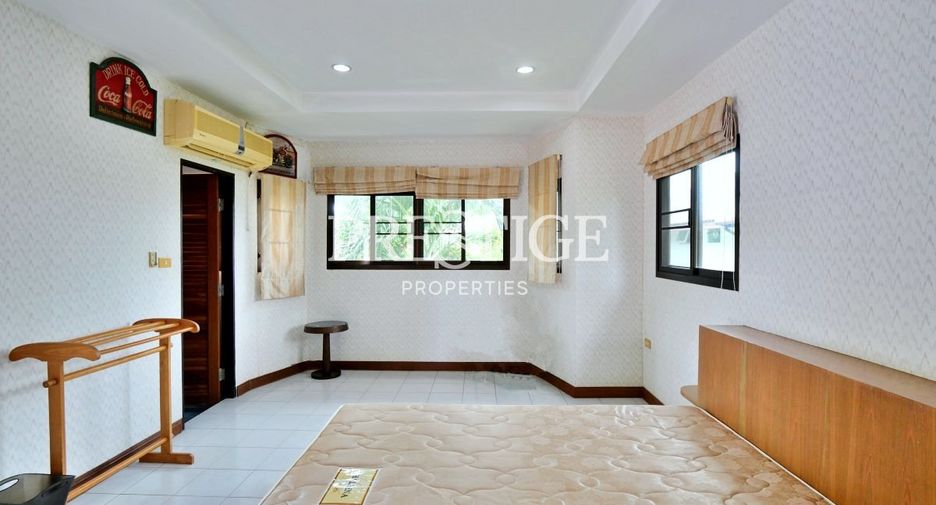 Casa en alquiler de 4 habitaciones en Sattahip, Chonburi