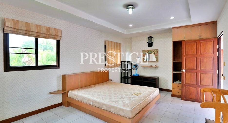 Casa en alquiler de 4 habitaciones en Sattahip, Chonburi