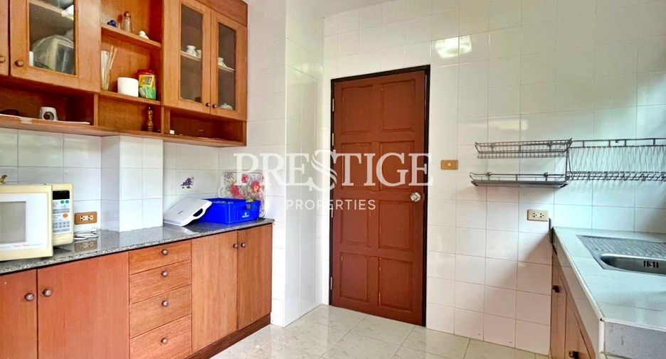 Casa en alquiler de 4 habitaciones en Sattahip, Chonburi