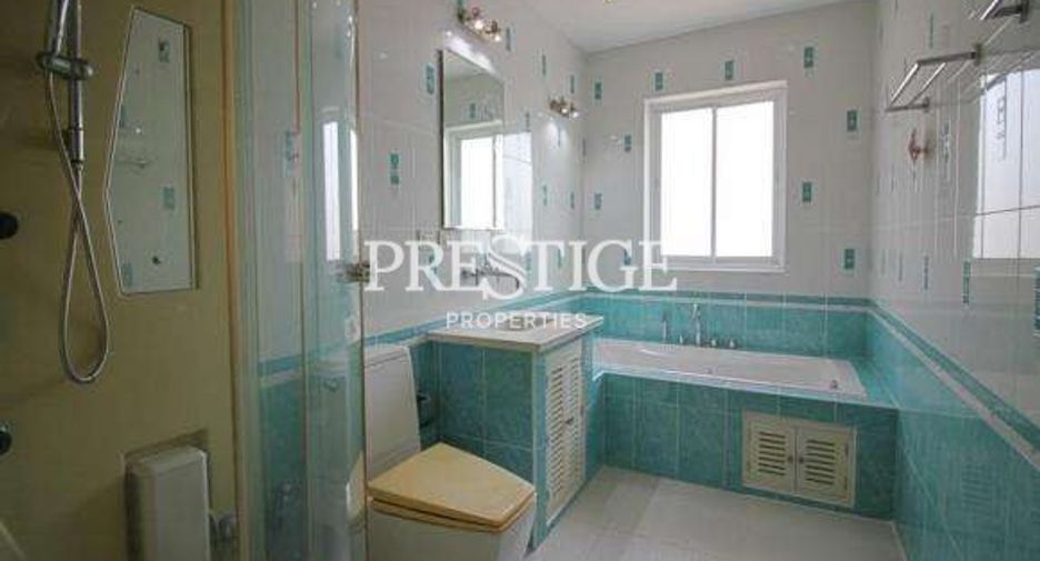 Haus zum Kauf mit 4 Zimmer in Bang Lamung, Chonburi