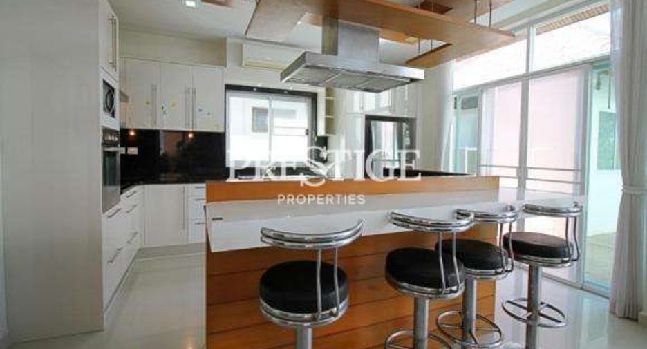 Haus zum Kauf mit 4 Zimmer in Bang Lamung, Chonburi