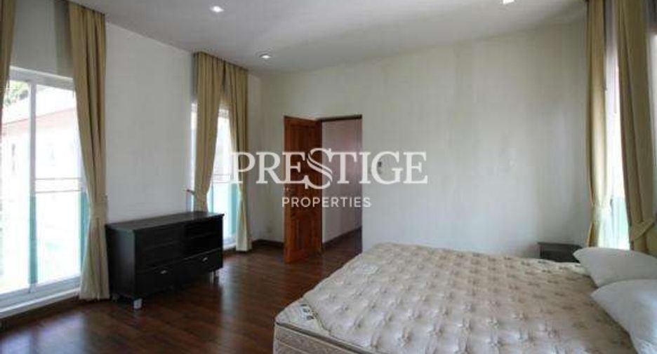 Haus zum Kauf mit 4 Zimmer in Bang Lamung, Chonburi