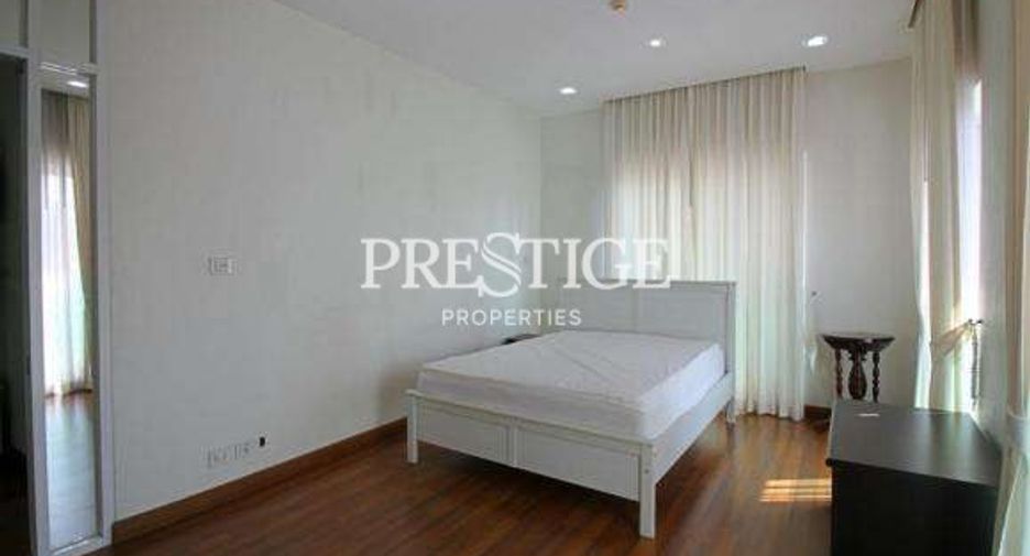 Haus zum Kauf mit 4 Zimmer in Bang Lamung, Chonburi