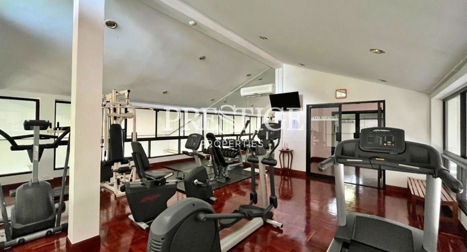 For sale 3 bedrooms condo in Pratumnak, Pattaya
