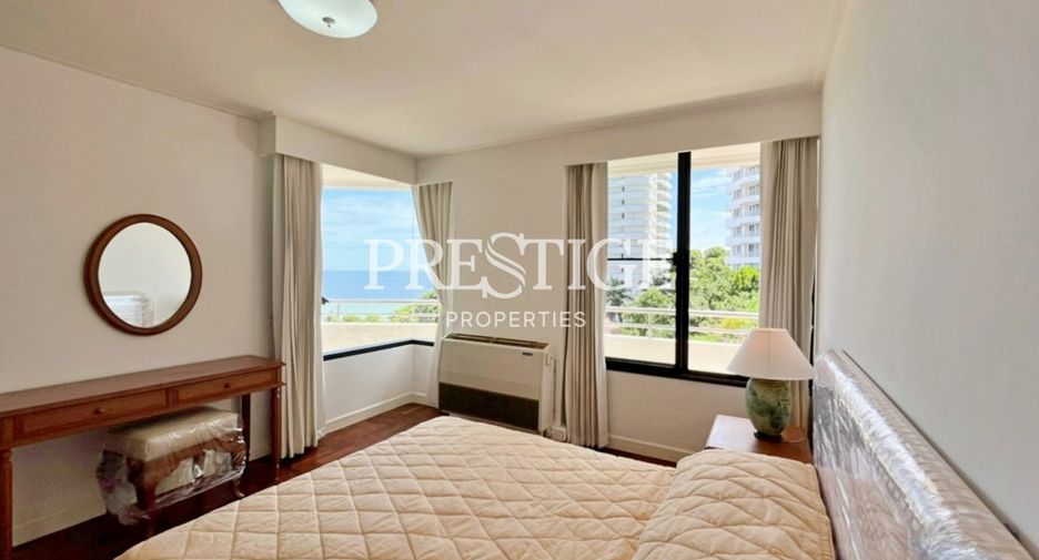 For sale 3 bedrooms condo in Pratumnak, Pattaya