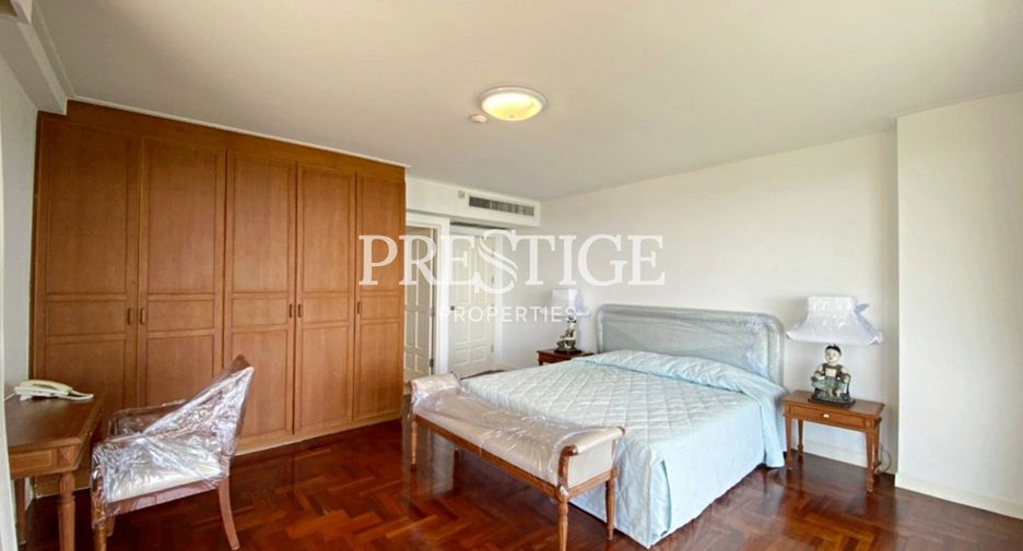 For sale 3 bedrooms condo in Pratumnak, Pattaya