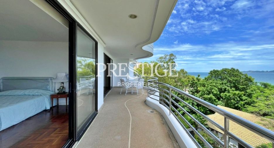 For sale 3 bedrooms condo in Pratumnak, Pattaya