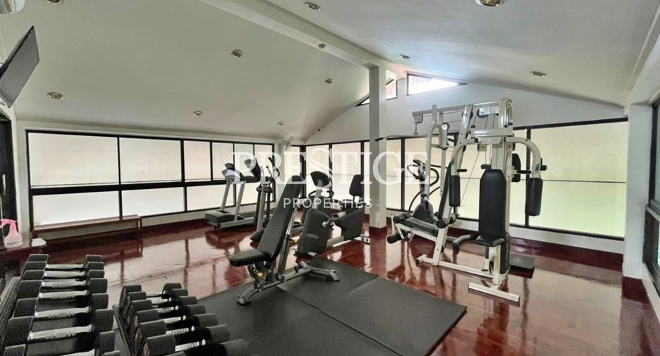 For sale 3 bedrooms condo in Pratumnak, Pattaya