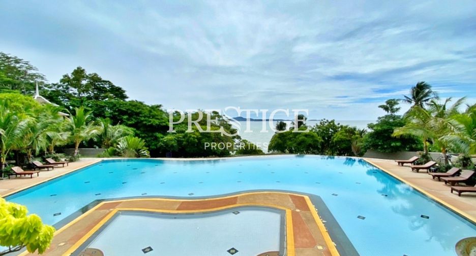 For sale 3 bedrooms condo in Pratumnak, Pattaya