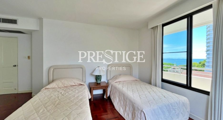 For sale 3 bedrooms condo in Pratumnak, Pattaya