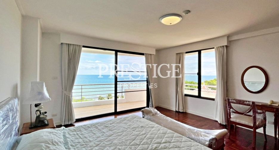For sale 3 bedrooms condo in Pratumnak, Pattaya