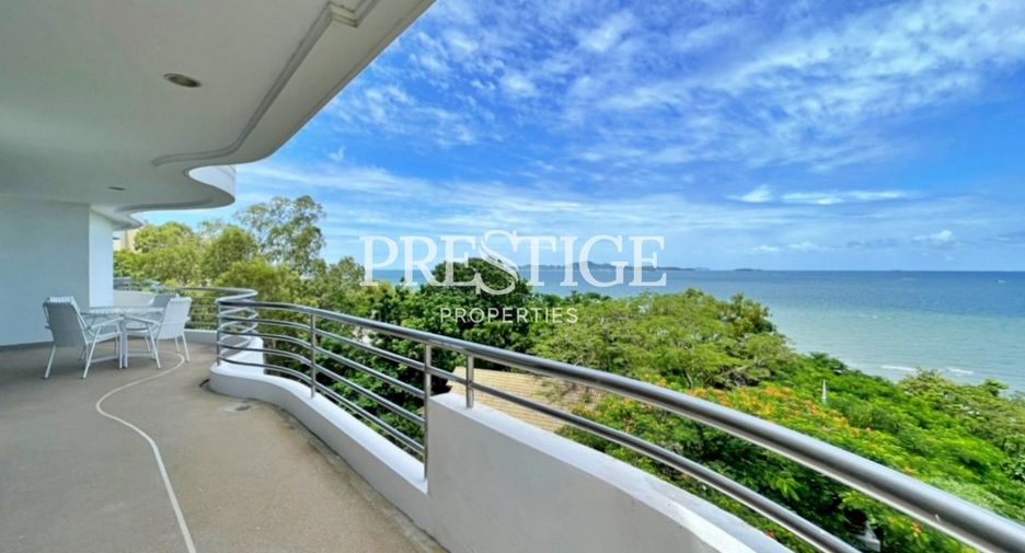For sale 3 bedrooms condo in Pratumnak, Pattaya
