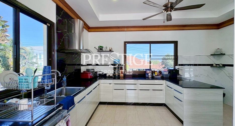 For sale 6 bedrooms house in Bang Lamung, Chonburi