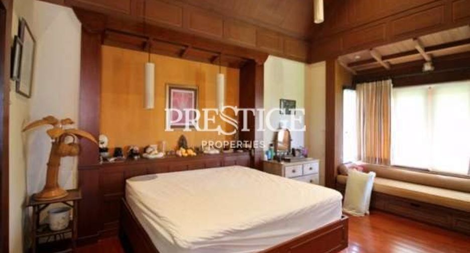 For sale 4 bedrooms house in Bang Lamung, Chonburi