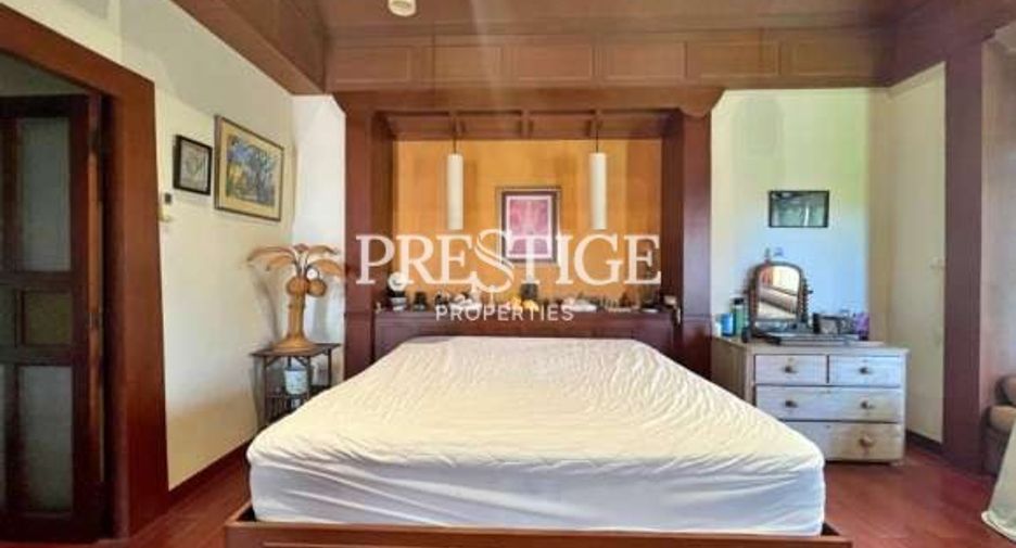 For sale 4 bedrooms house in Bang Lamung, Chonburi