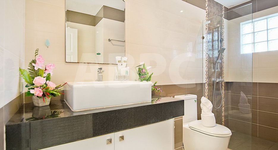 For rent 7 bedrooms house in Bang Lamung, Chonburi