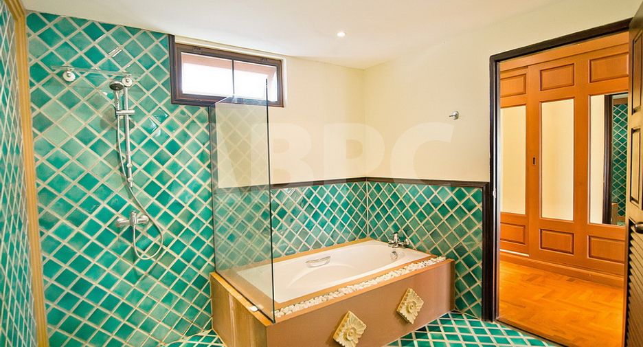 For rent 5 bedrooms house in Bang Lamung, Chonburi