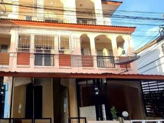 For sale 4 bedrooms townhouse in Prawet, Bangkok
