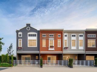 For sale 4 bedrooms townhouse in Mueang Pathum Thani, Pathum Thani