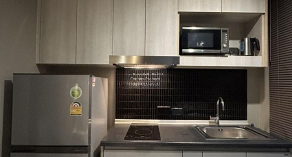 For sale 1 bed condo in Phra Khanong, Bangkok