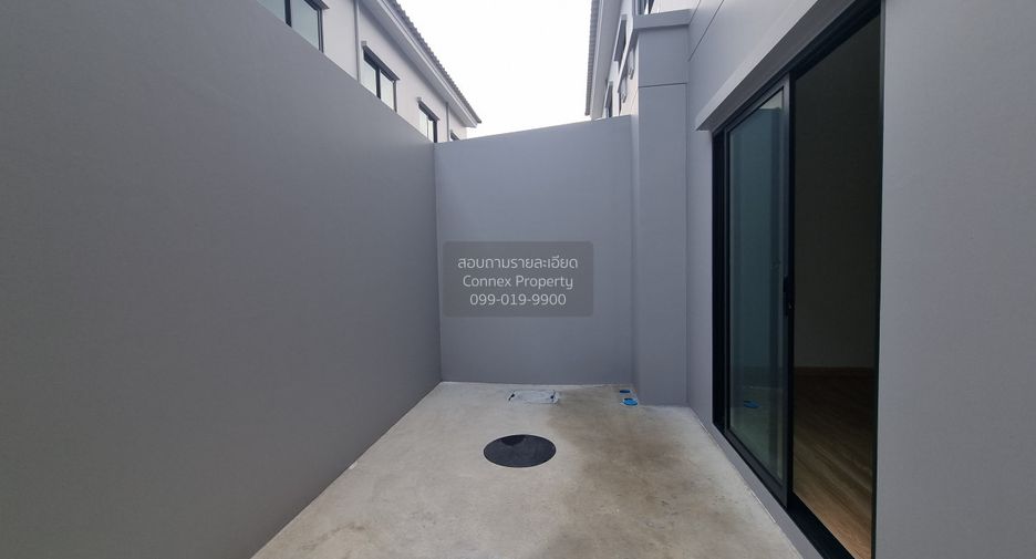 For sale 3 bedrooms townhouse in Prawet, Bangkok