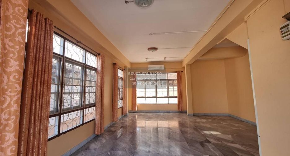 For sale 4 bedrooms house in Mueang Chachoengsao, Chachoengsao